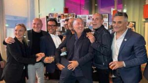 2025 Opio, Chef des Villages in black
