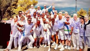 2025 Opio, Chef des Villages in white